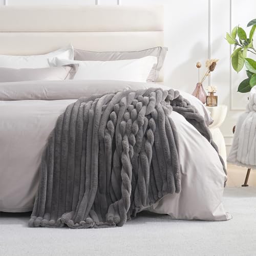 Amélie Home Soft Faux Fur Throw Blanket for Couch, Charcoal Grey, 55"x70" - Image 4