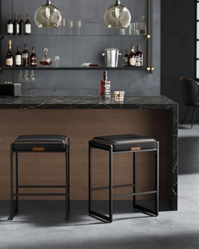 VASAGLE Bar Stools Set of 4, Counter Height, PU Leather, 26-Inch - Image 4