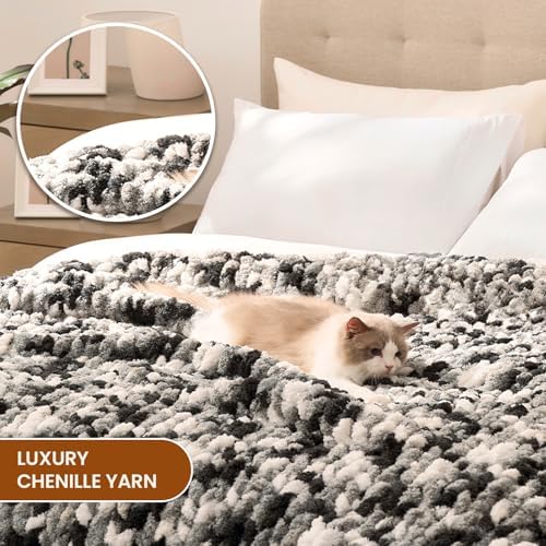 L'AGRATY Chunky Knit Throw Blanket for Couch, 50 x 60 Inches, Black White - Image 3