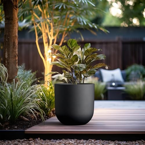 Kante Large Round Capsule Black Concrete Planter 16.5" Dia, Outdoor - Image 5