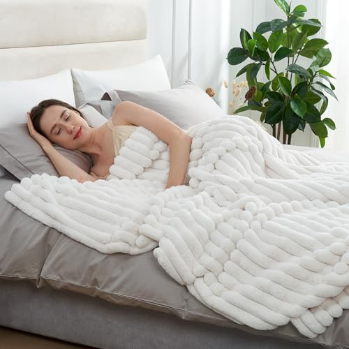 Amélie Home Soft Striped Faux Fur Throw Blanket for Bed, Ivory, 60"x80" - Image 4