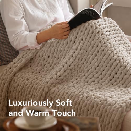 L'AGRATY Chunky Knit Throw Blanket for Couch, 50 x 70 Inches, Light Taupe - Image 4