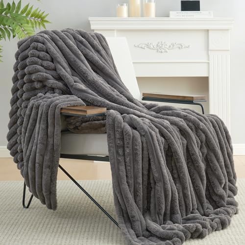 Amélie Home Soft Faux Fur Throw Blanket for Bed, Charcoal Grey, 60"x80" - Image 5