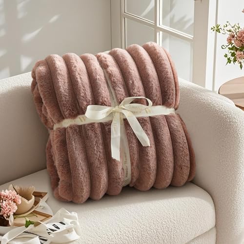 Amélie Home Soft Faux Fur Throw Blanket for Couch, Fox Pink Brown, 55"x70" - Image 6