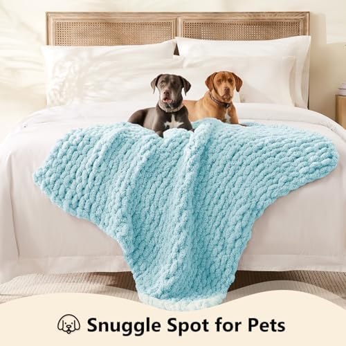 L'AGRATY Chunky Knit Throw Blanket for Couch, 40 x 50 Inches, Light Blue - Image 3
