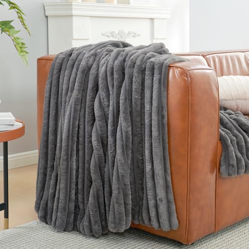 Amélie Home Soft Faux Fur Throw Blanket for Bed, Charcoal Grey, 60"x80" - Image 6