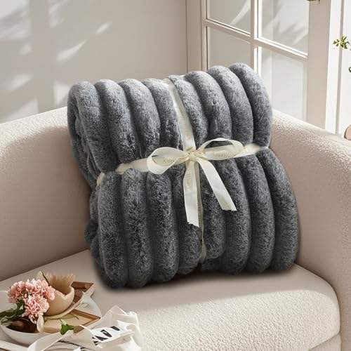 Amélie Home Soft Faux Fur Throw Blanket, Cationic Wolf Gray, 60"x80" - Image 6