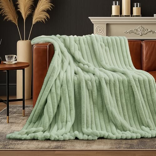 Amélie Home Soft Faux Fur Throw Blanket for Couch Cozy, Sage Green, 55"x70" - Image 2
