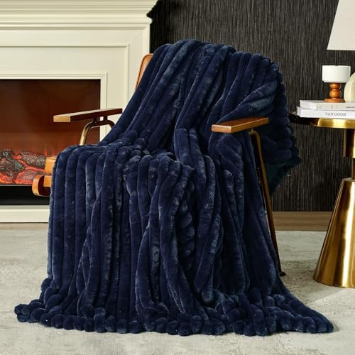Amélie Home Soft Faux Fur Throw Blanket for Couch, Navy Blue, 55"x70" by Am%C3%A9lieHome