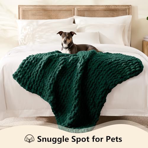 L'AGRATY Chunky Knit Throw Blanket for Couch, 40 x 50 Inches, Olive Green - Image 3