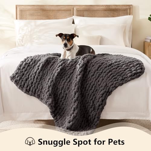 L'AGRATY Chunky Knit Throw Blanket for Couch, 40 x 50 Inches, Dark Grey - Image 3