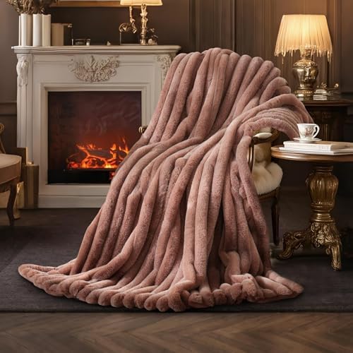 Amélie Home Soft Faux Fur Throw Blanket for Couch, Fox Pink Brown, 55"x70" by Am%C3%A9lieHome